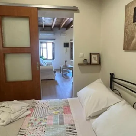 3 Charites- Thalia & Euphrosyne Apartmán